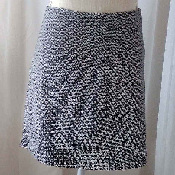 NWOT. Curvy Plus Size Skirt. 18W - Picture 1 of 9